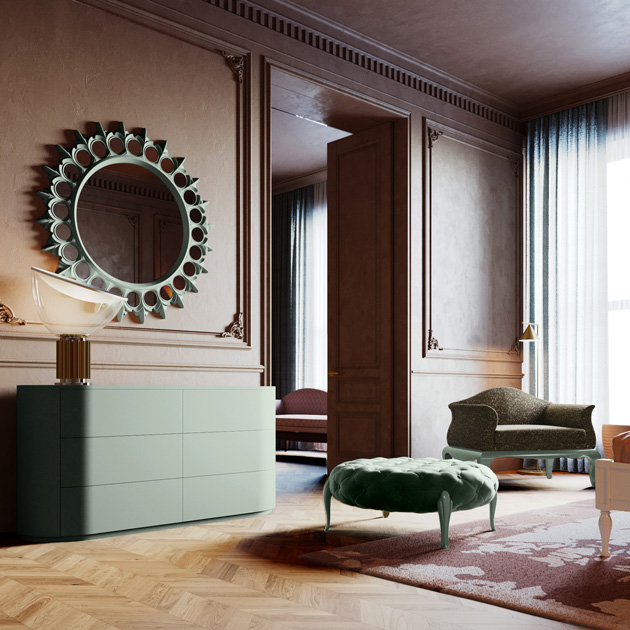 Description de l’image : chambre à coucher avec commode, miroir, pouf et fauteuil couleur vert clair. 